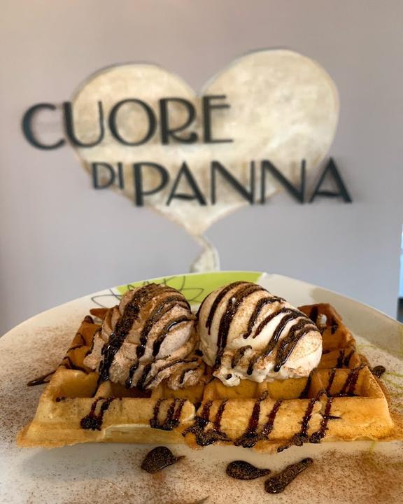 Eiscafe Cuore Di Panna